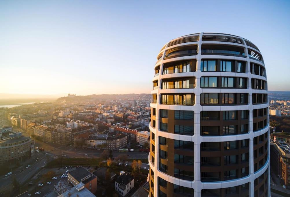Sky-Park Flat&Parking Bratislava Exterior foto