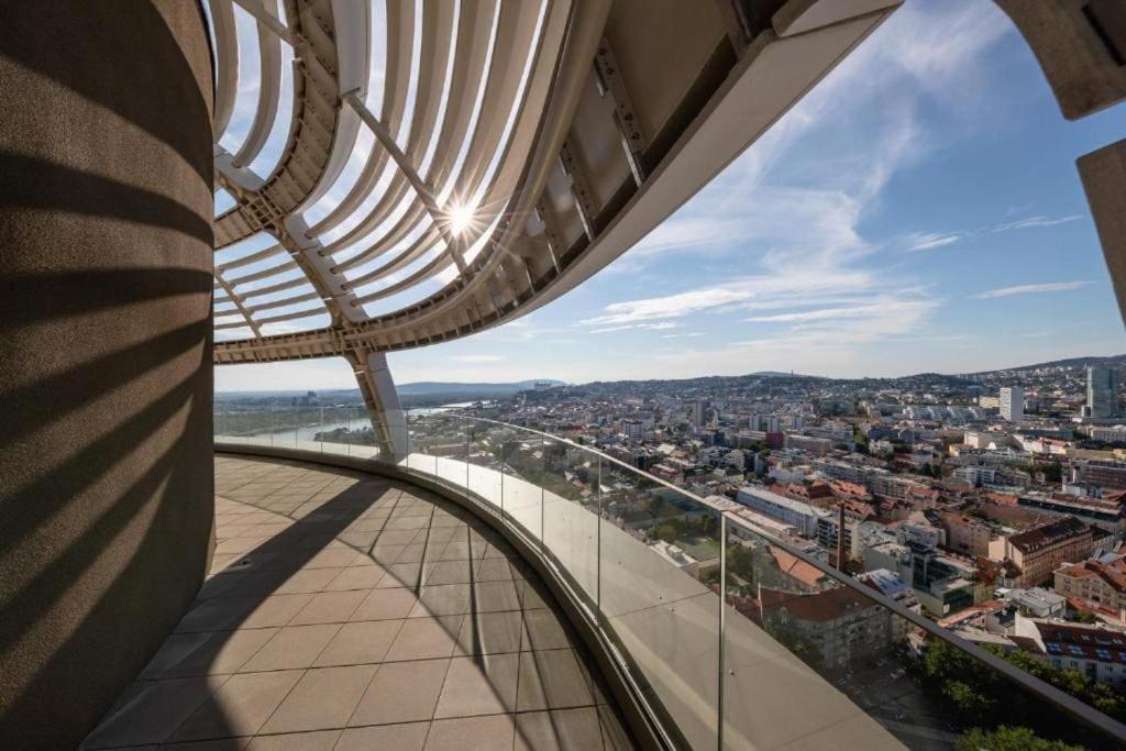 Sky-Park Flat&Parking Bratislava Exterior foto